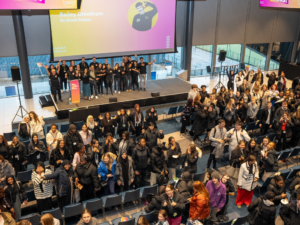 what is who cares wins!
